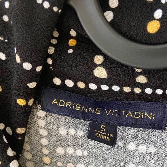 Black sleeveless blouse - Picture 4 of 4